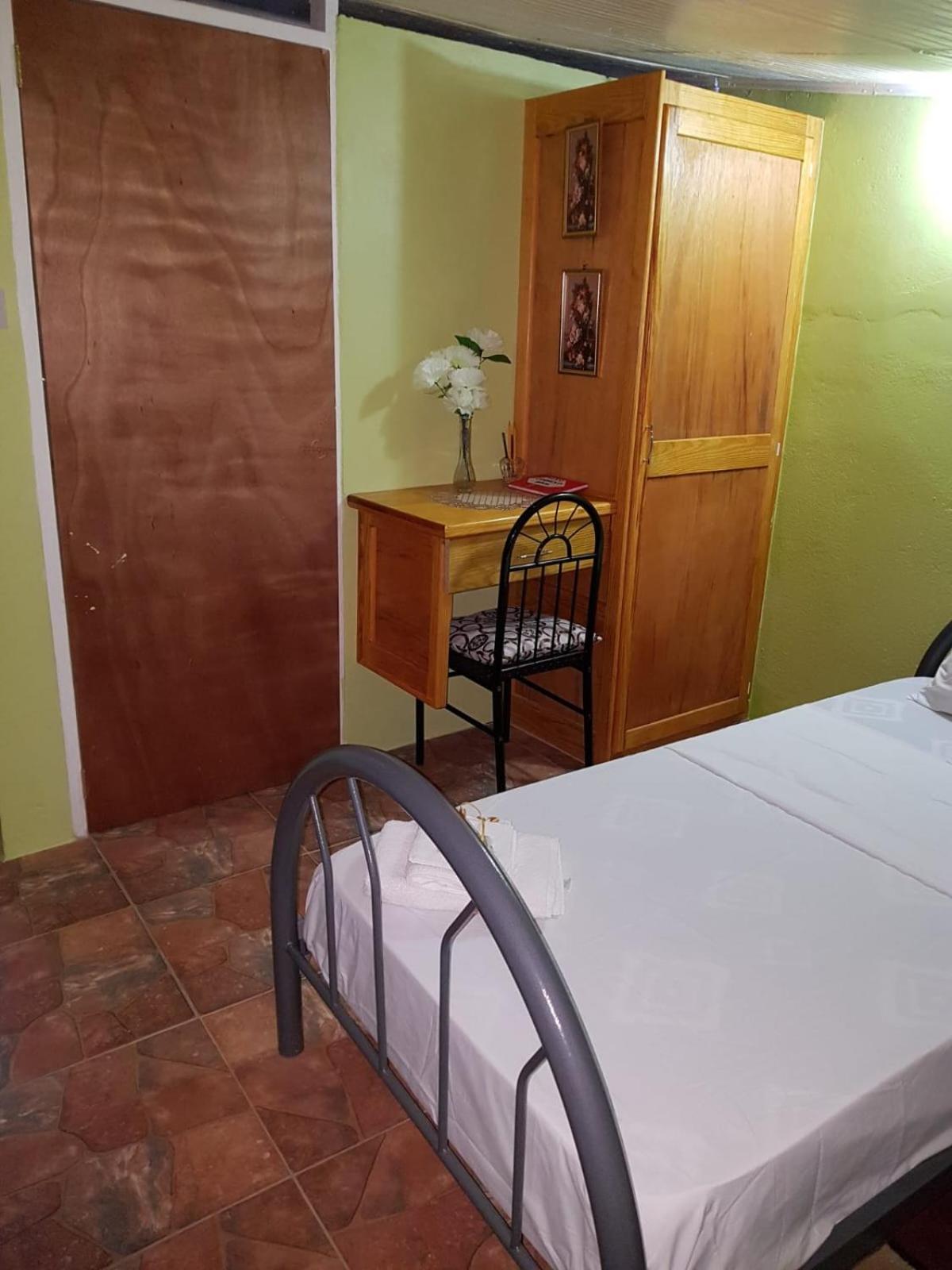 Salz Cozy Inn Roseau Exterior photo