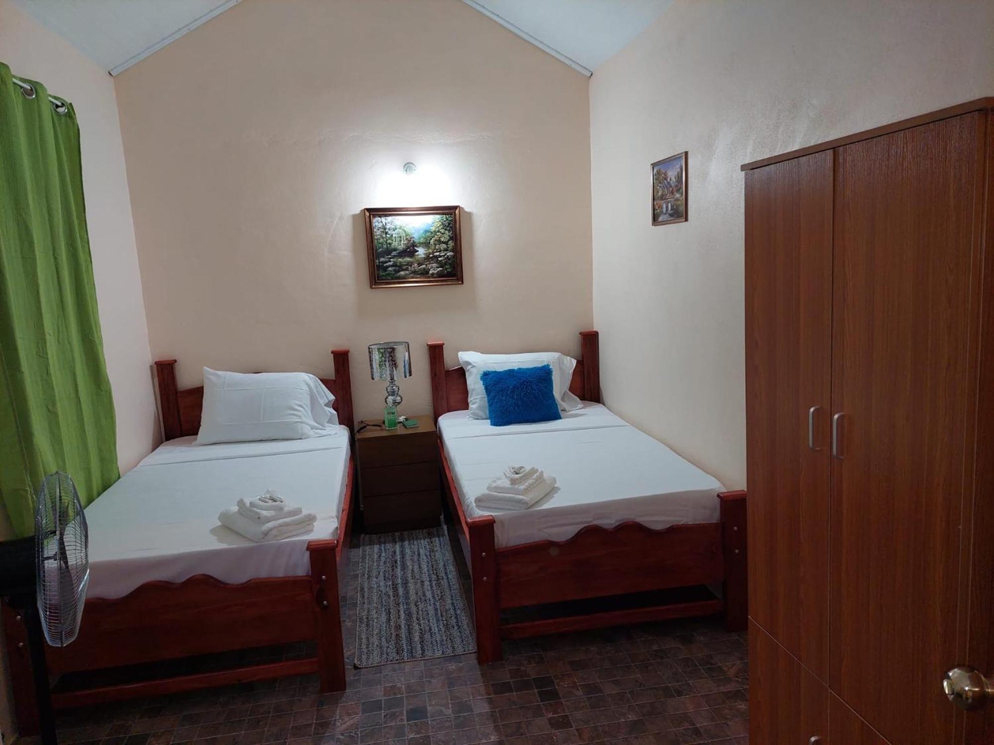 Salz Cozy Inn Roseau Exterior photo